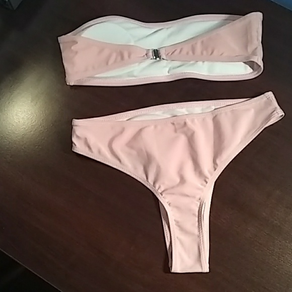 Bikini - Picture 2 of 5